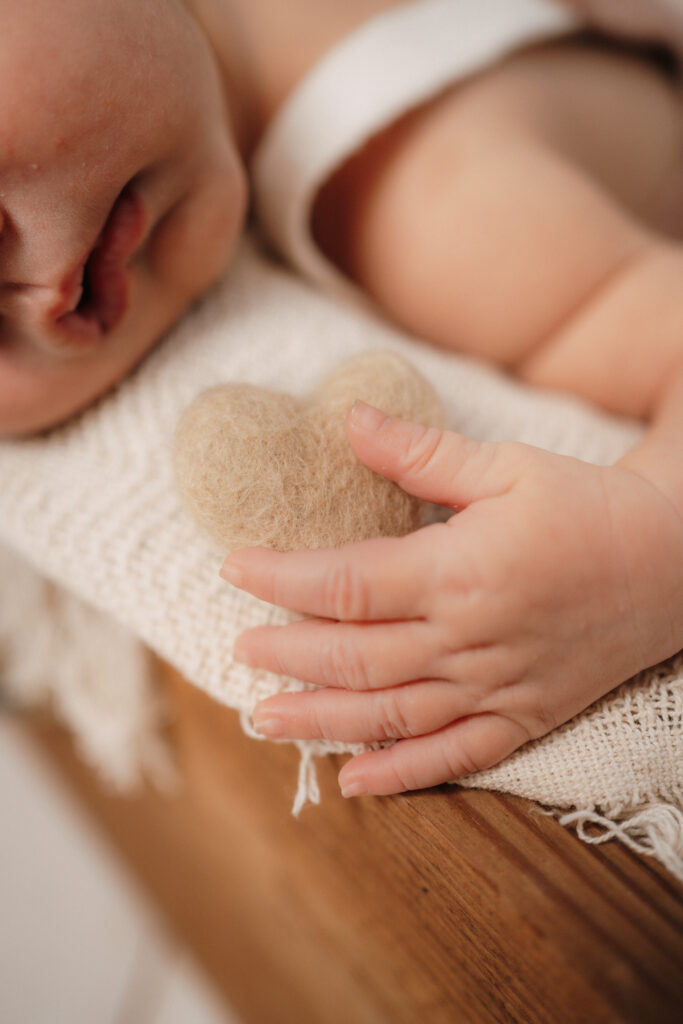 Detail Hand Baby Detail Hand Baby